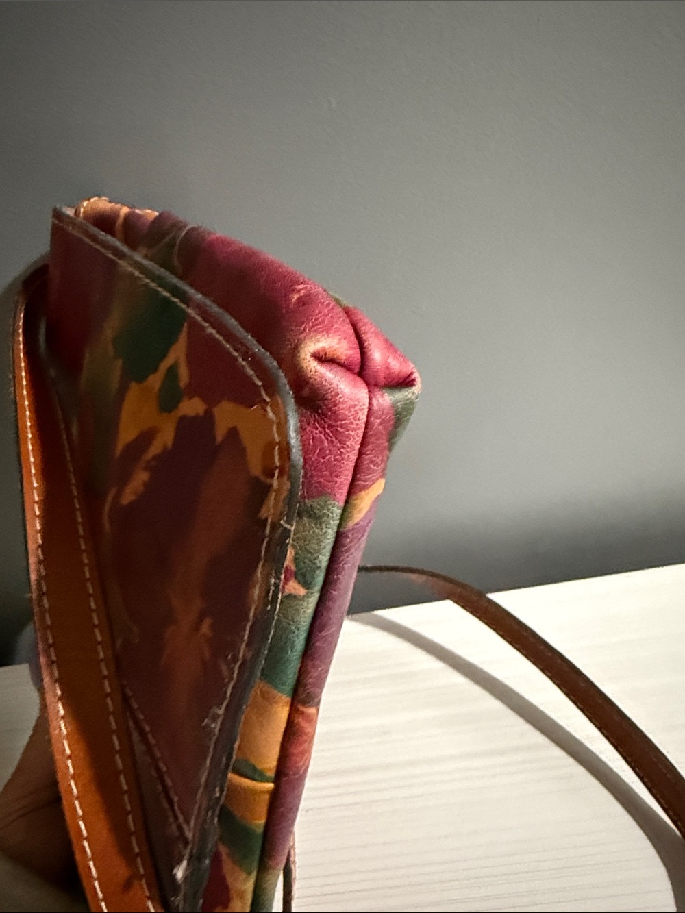 Patricia Nash leather crossbody bag w/vibrant, multi-color abstract floral print - Picture 4 of 11